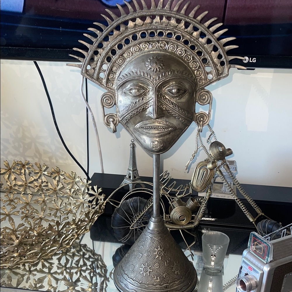 Artisanal Silver Mask Sculpture - Decorative Home Accent